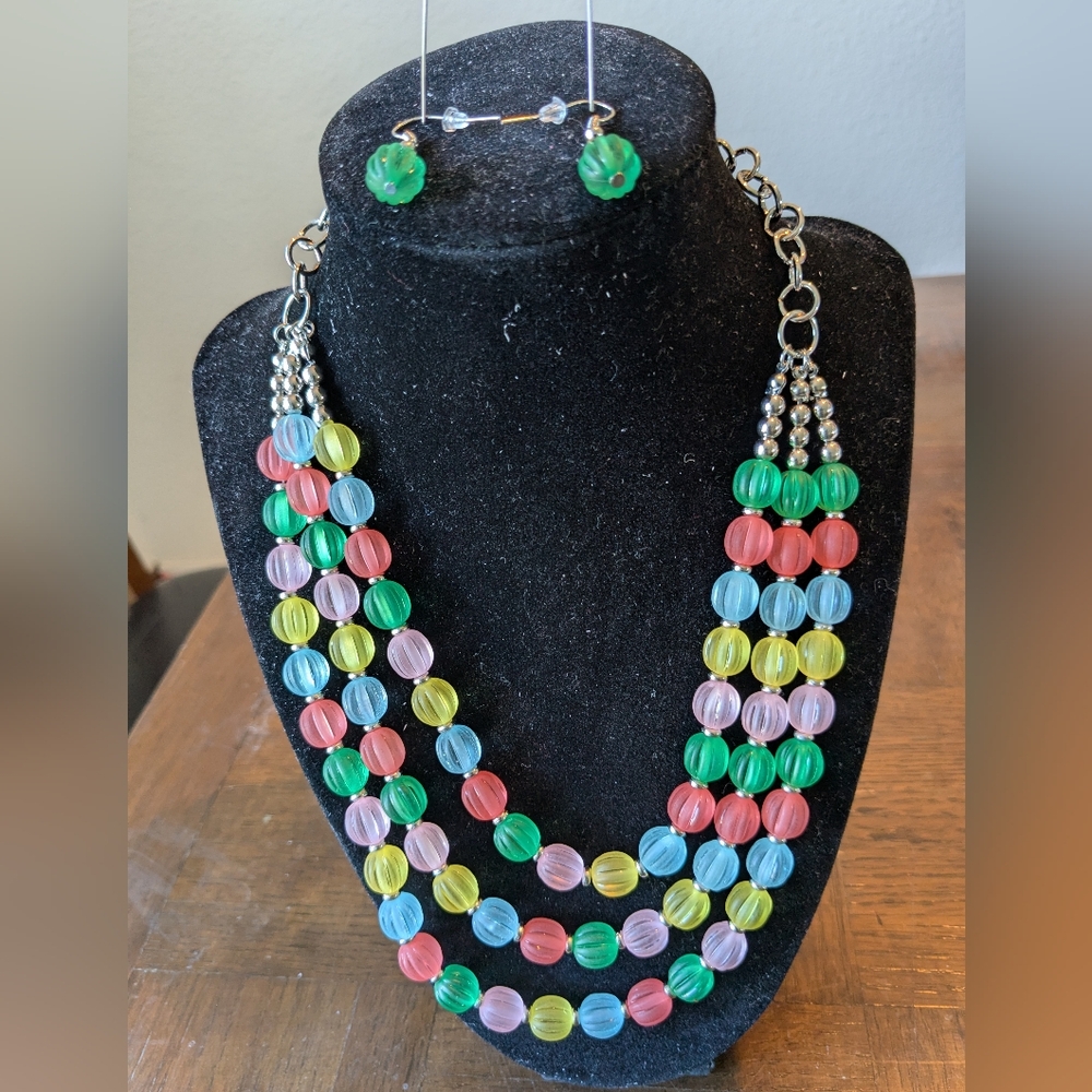 New Multicolor Beaded Necklace and Earring Set - Picture 5 of 6